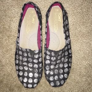 Polka dot TOMS size 7